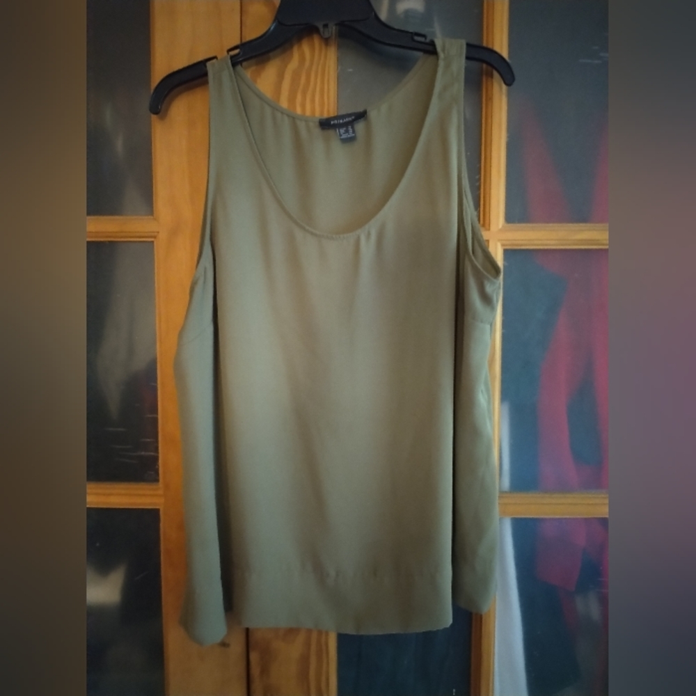 Green flowy tank